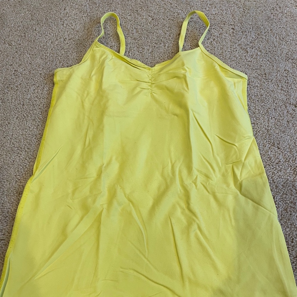 Lululemon women’s tank size 8